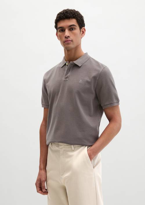 Polo piqué régulier Dark Nickle en vue de face