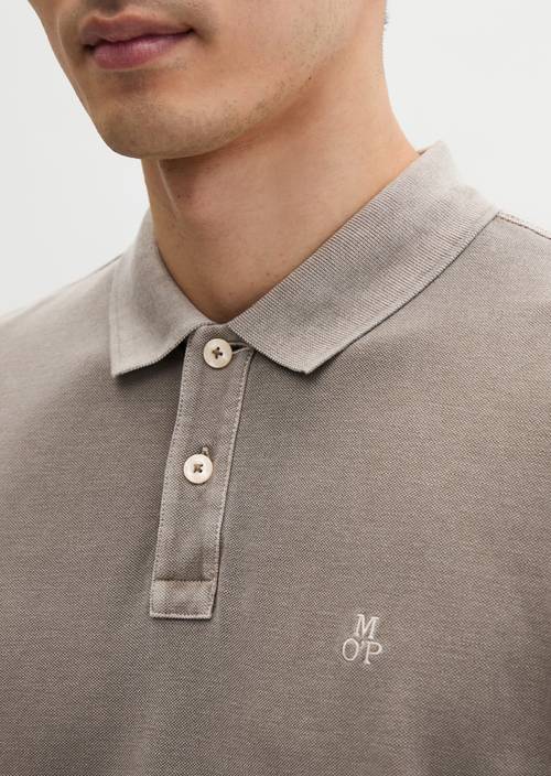 Polo piqué régulier Frozen Taupe en vue détaillée