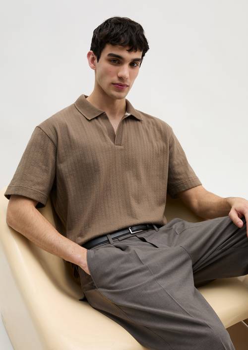 Polo DfC Jersey Structure regular Frozen Taupe en vista frontal