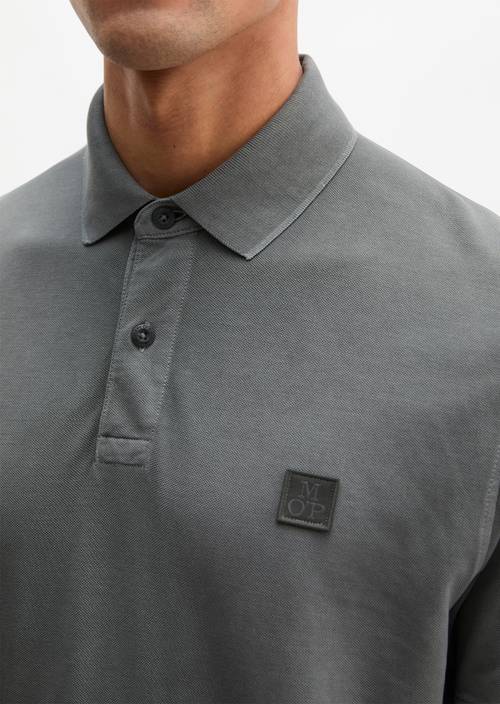 Poloshirt Piqué regular  garment-dyed Light Graphite in Detailansicht