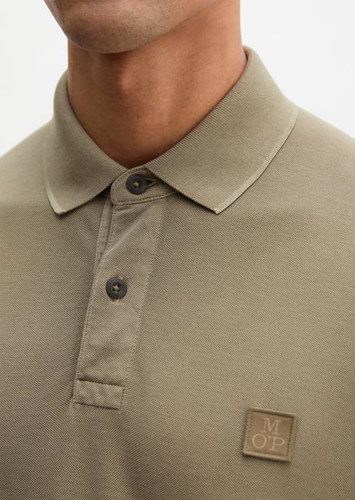 Poloshirt Piqué regular  garment-dyed Frozen Taupe in Detailansicht
