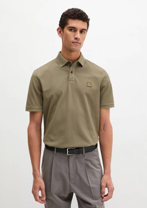 Poloshirt Piqué regular  garment-dyed Frozen Taupe in Frontalansicht