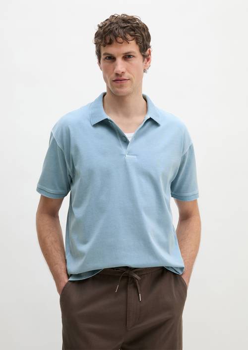 Polo sciolta Dusted Blue in vista frontale