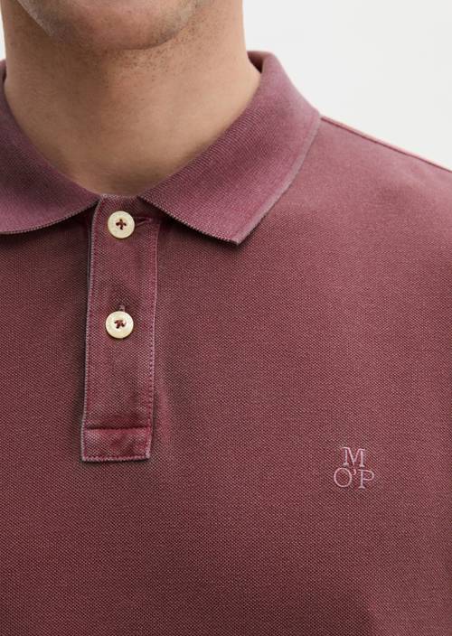 Poloshirt Piqué regular  garment-dyed Acai Red in Detailansicht