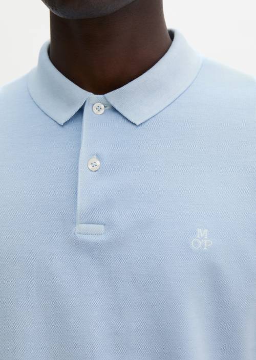 Poloshirt Piqué shaped  garment-dyed Dusted Blue in Detailansicht