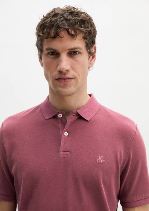 Poloshirt Piqué shaped  garment-dyed Acai Red in Frontalansicht