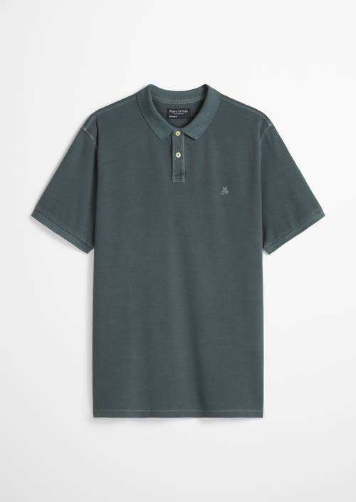 Polo regular de piqué Skipping Stone en vista aislada sin modelo