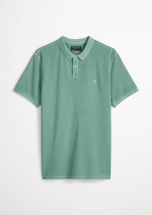 Polo regular de piqué Midnight Moss en vista aislada sin modelo