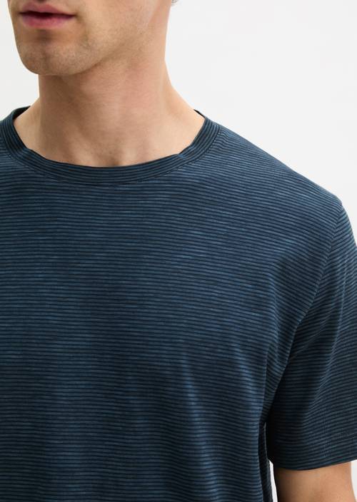 Camiseta DfC regular Dark Blue en vista detallada