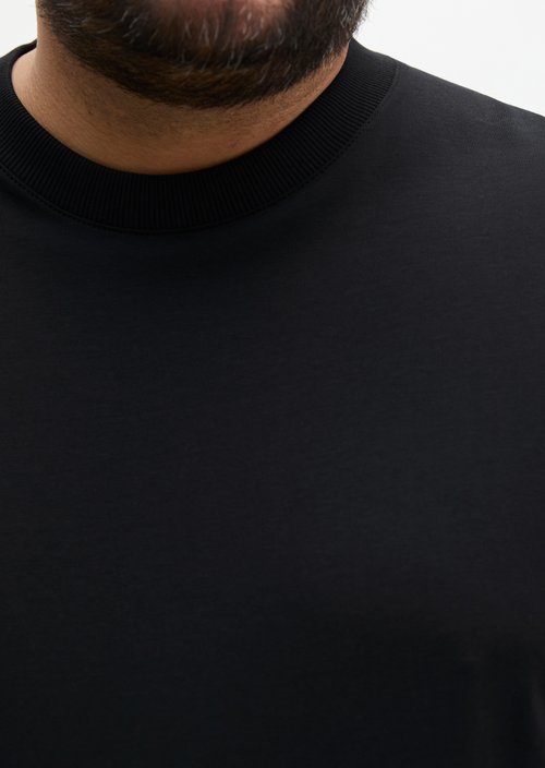 Relaxed T-shirt — Black