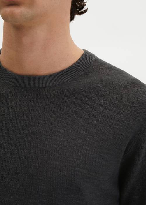 Pull à manches courtes regular Black en vue détaillée