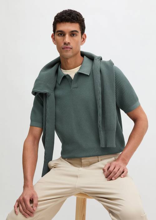 Dzianinowa koszulka polo regular Skipping Stone w widoku z przodu