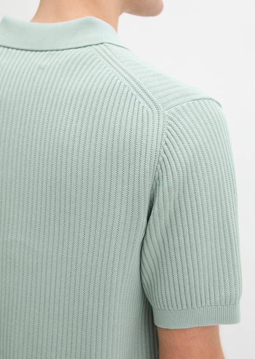 Dzianinowa koszulka polo regular Midnight Moss w widoku szczegółowym