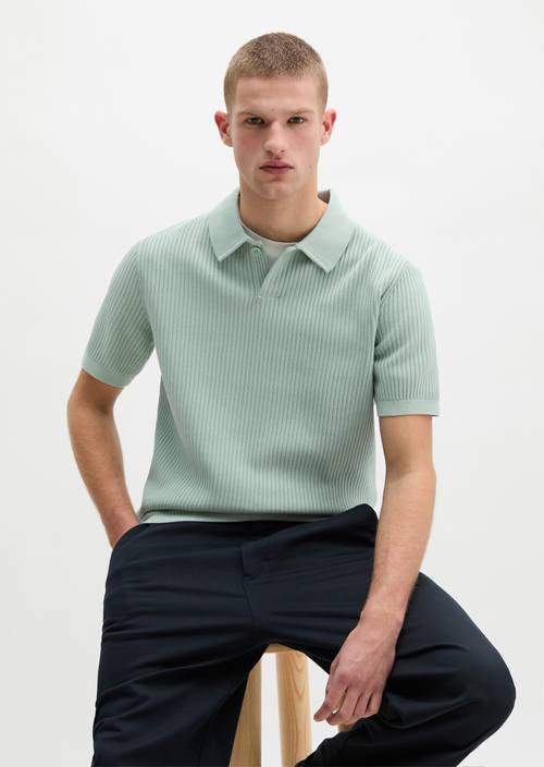 Dzianinowa koszulka polo regular Midnight Moss w widoku z przodu