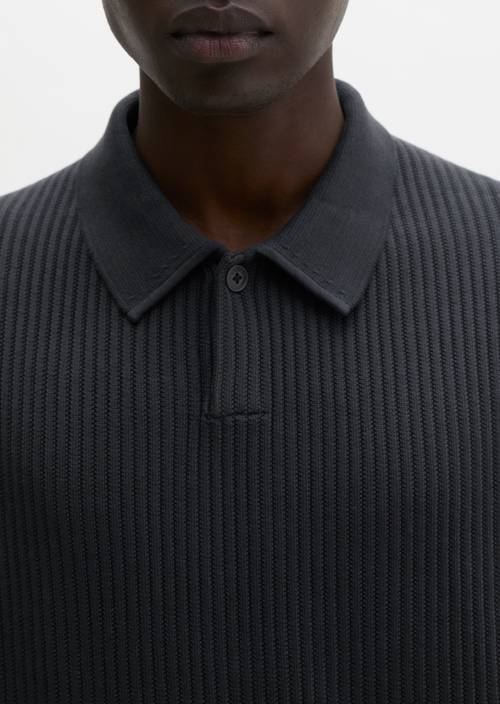 Dzianinowa koszulka polo regular Dark Navy w widoku szczegółowym