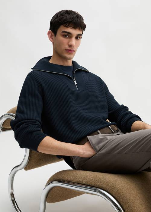 Troyer regular Dark Navy in Frontalansicht