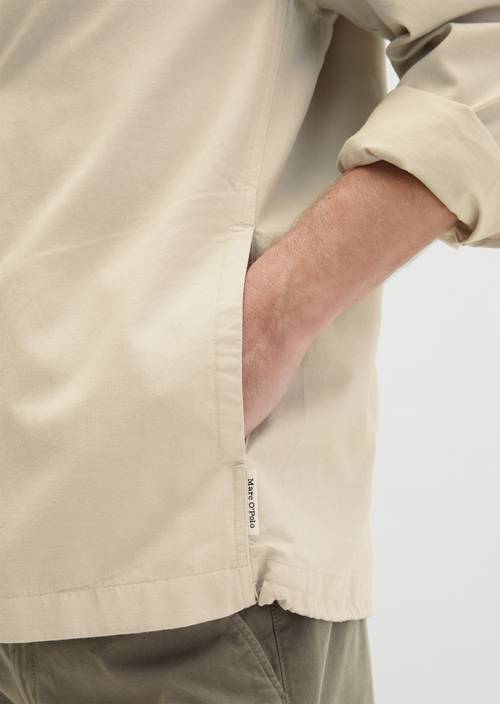 Overshirt Light Oat w widoku szczegółowym