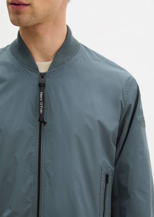 Blusón regular Skipping Stone en vista detallada