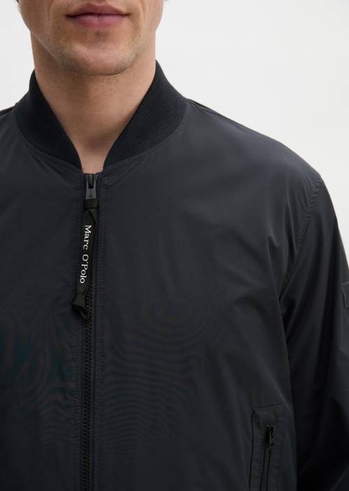 Blusón regular Dark Navy en vista detallada