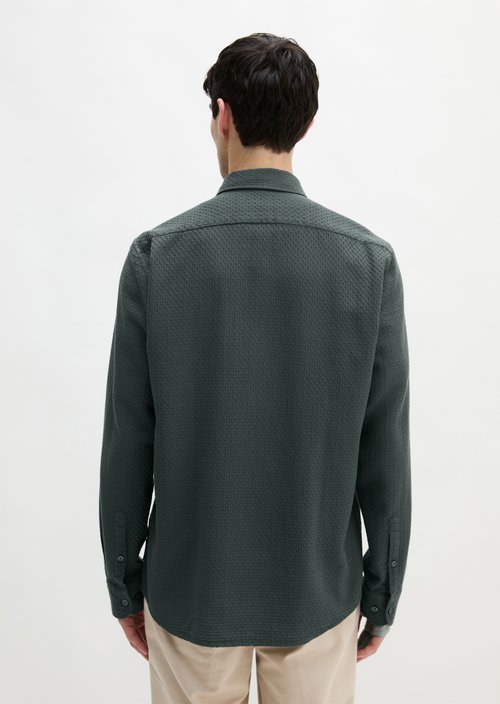 Dobby shirt shaped — Skipping Stone