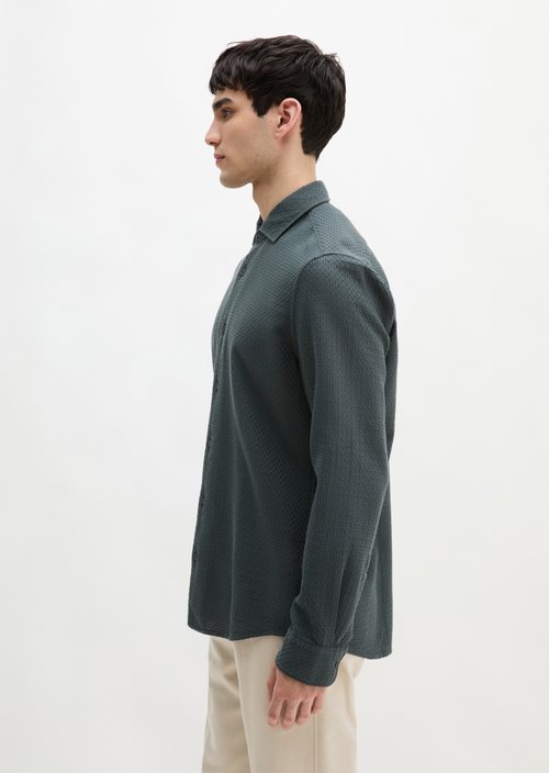 Dobby shirt shaped — Skipping Stone