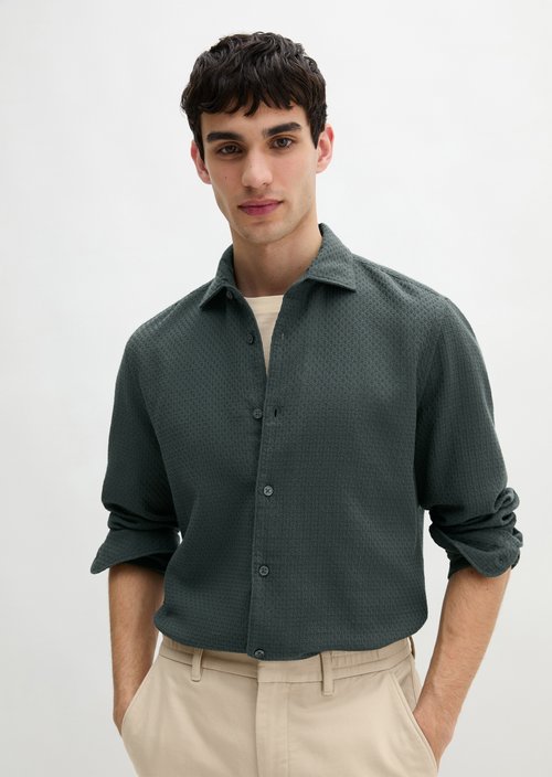 Dobby shirt shaped — Skipping Stone
