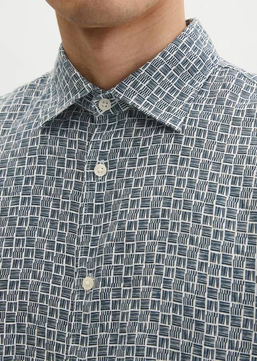 Koszula lniana regular Bright Blue w widoku szczegółowym