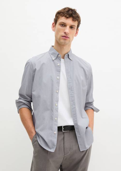 Regular shirt Medium Green in front view