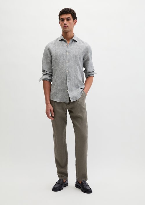 Shark collar shirt shaped — Medium Blue