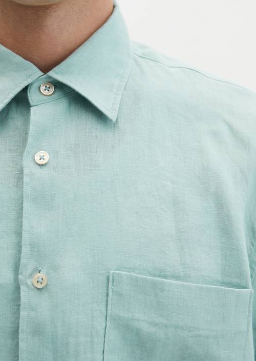 Camisa cuello Kent regular Midnight Moss en vista detallada