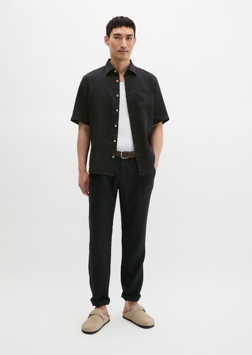 Regular short-sleeved shirt — Black