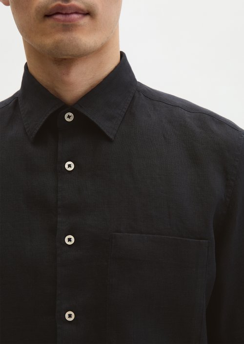 Regular short-sleeved shirt — Black