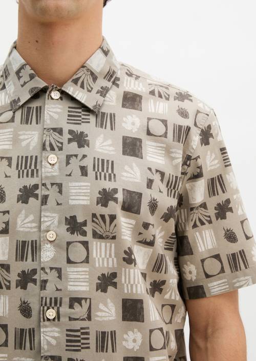 Regular shirt Medium Brown in detail view