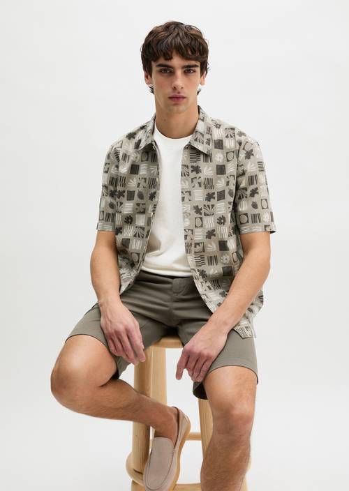 Regular shirt Medium Brown in front view