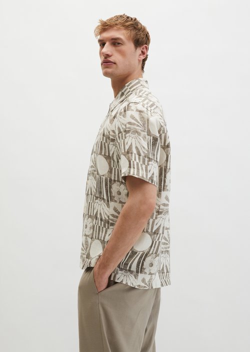 Regular short-sleeved linen shirt — Light Brown