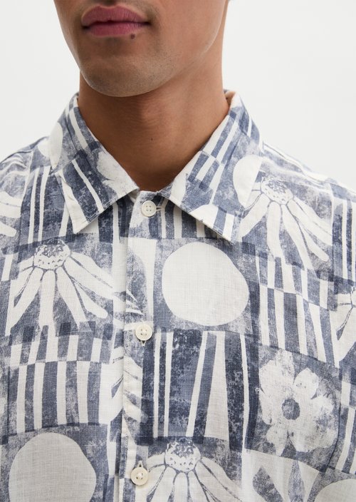 Regular short-sleeved linen shirt — Bright Blue