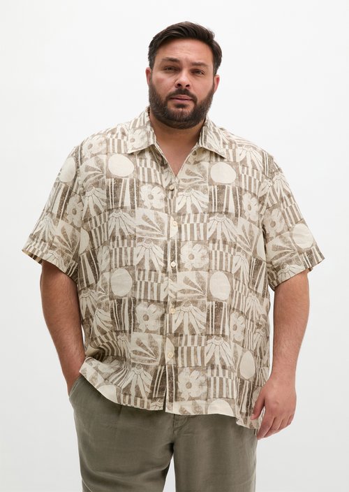 Regular short-sleeved linen shirt — Light Brown
