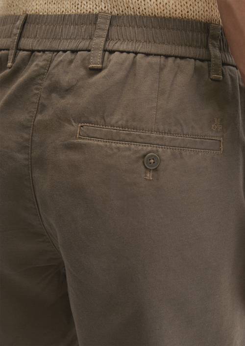 Pantaloncini modello Eksjö jogger pieghe rilassate Dark Nickle in vista dettagliata