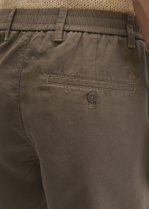 Shorts Model Eksjö Jogger pleats relaxed — Dark Nickle