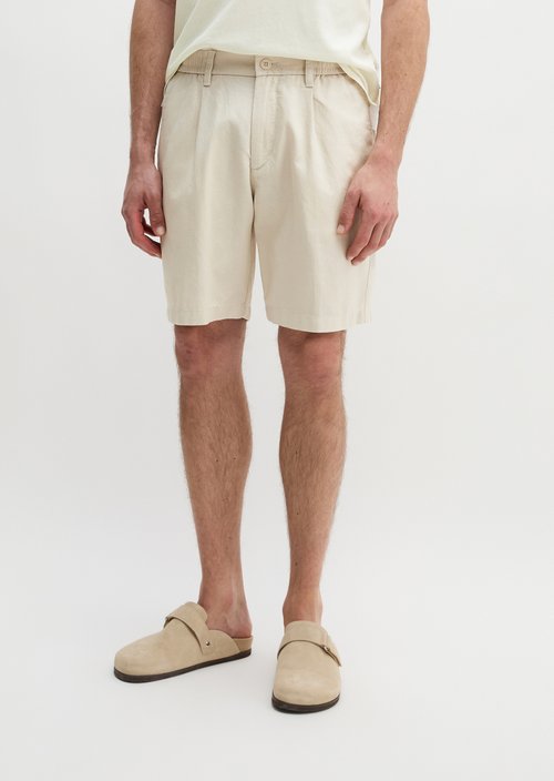 Shorts Model Eksjö Jogger pleats relaxed — Light Oat