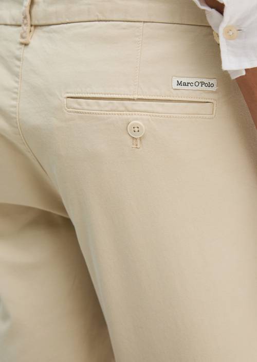 Shorts modelo Reso Jogger regular Light Oat en vista detallada