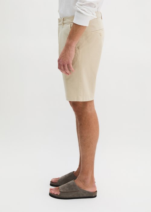 Shorts model Reso Jogger regular — Light Oat