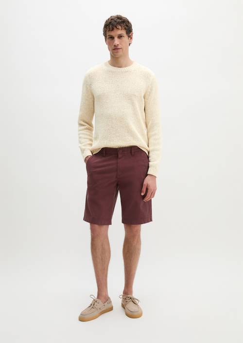 Shorts modelo Reso Jogger regular Acai Red en vista frontal