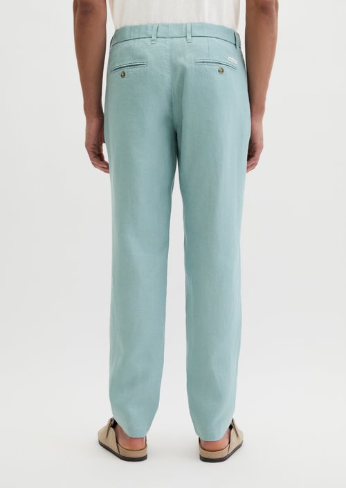 Linen pants model Osby jogger pleats — Midnight Moss