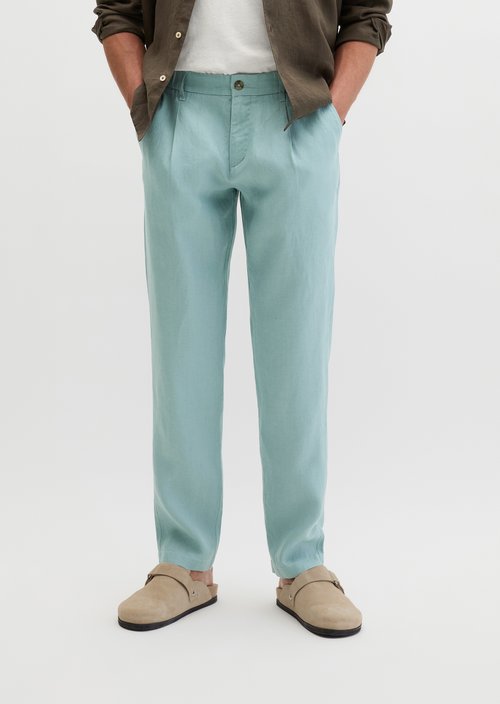 Linen pants model Osby jogger pleats — Midnight Moss