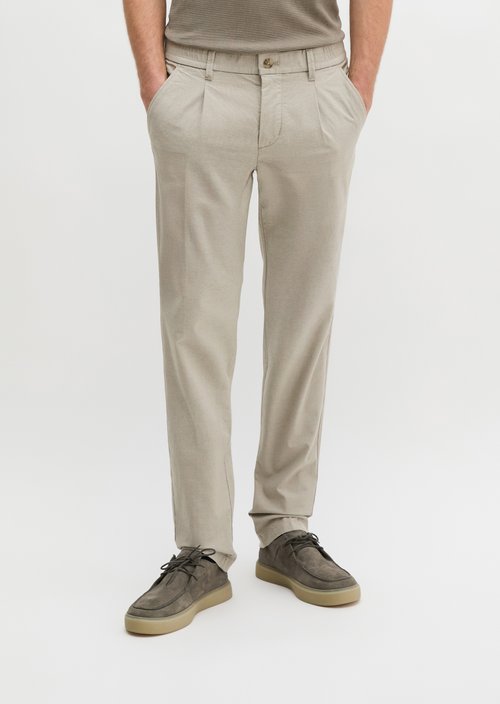 Chino Model Stig Jogger pleats shaped — Light Beige