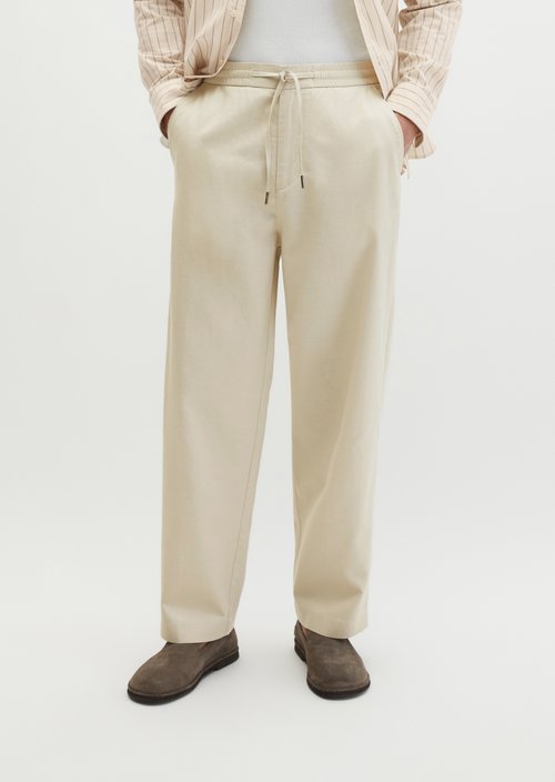 Chino Model Mossbo Jogger wide — Light Oat
