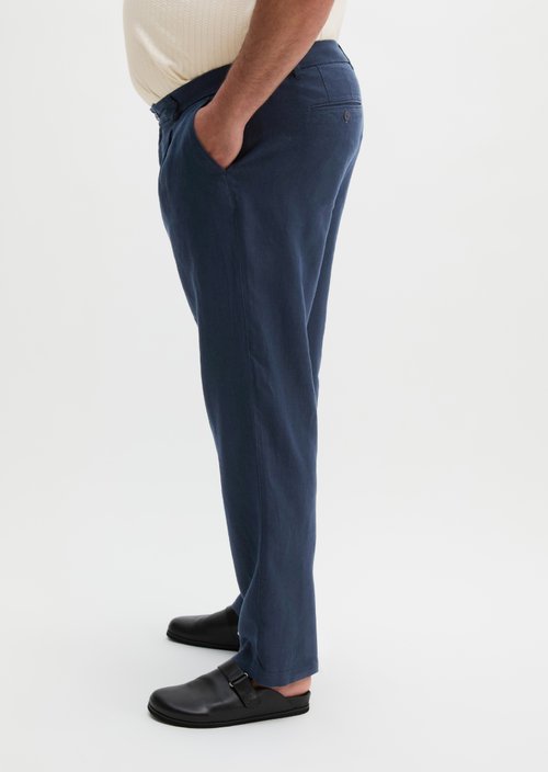 Linen pants model Osby jogger pleats — Dark Navy