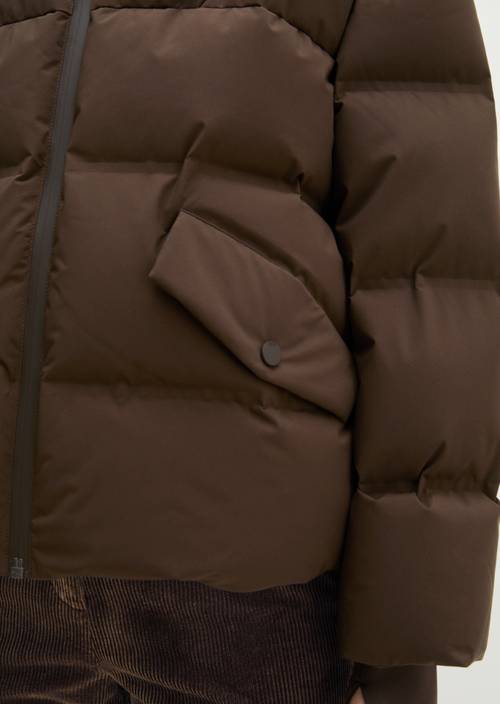 Daunenjacke MOP x Function relaxed Burnt Coffee in Detailansicht