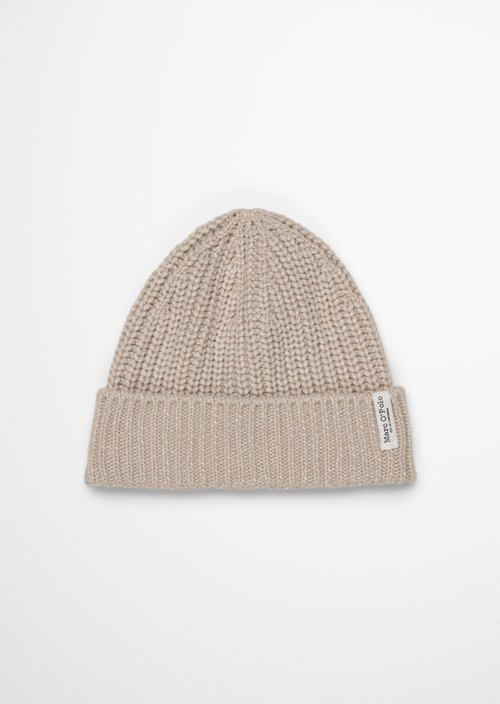 Knitted hat — Natural